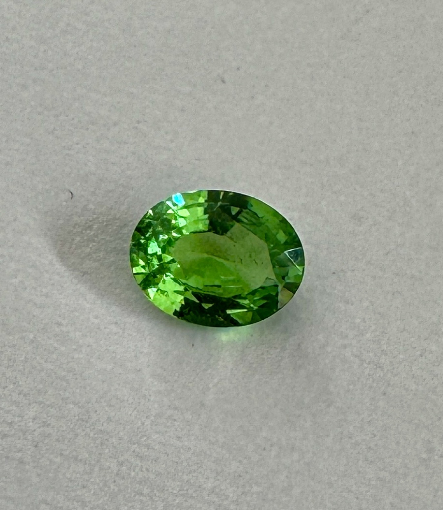 Tsavorit  11 x 8 mm Oval